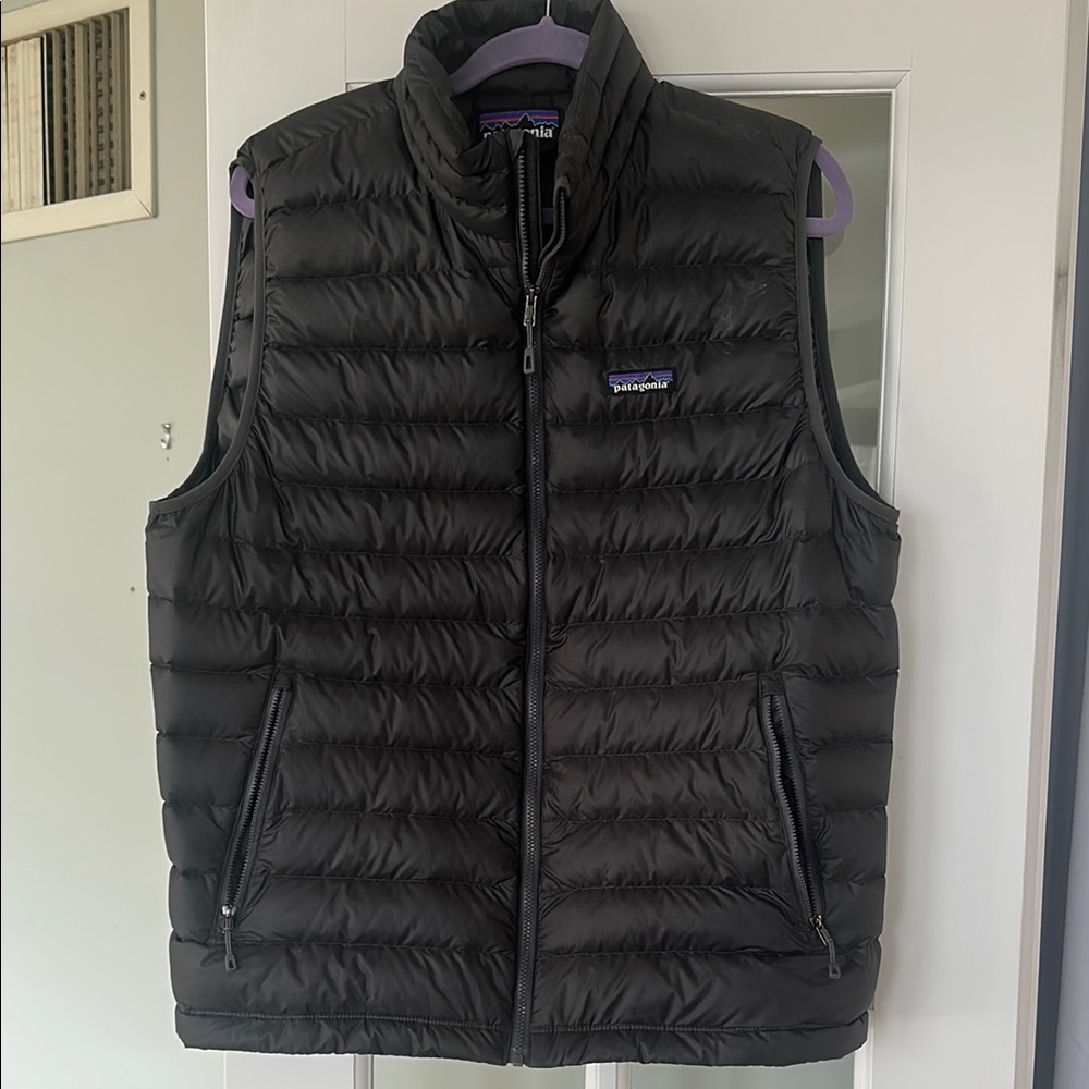 Patagonia Black Down Vest Sleek Minimalist Design